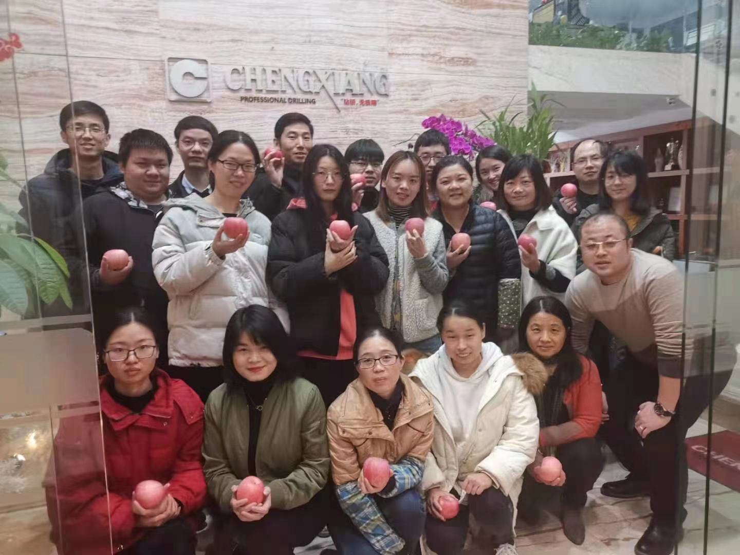 風(fēng)勁帆滿圖新志，砥礪奮進正此時